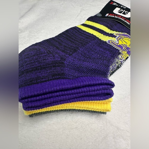 LA Lakers NBA Crew Socks 3 Pairs For Men's Shoe Size 6 - 12 New - Picture 2 of 7